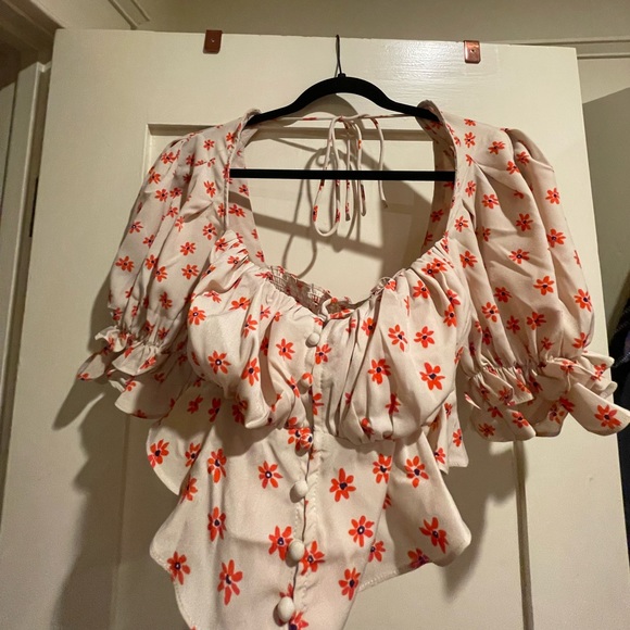 Madrid style slightly cropped top sand color with coral flowers - Picture 4 of 8